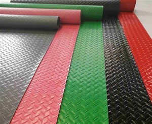 防滑絕緣橡膠板是屬于實(shí)木的嗎